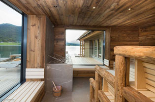 水畔被動房內景